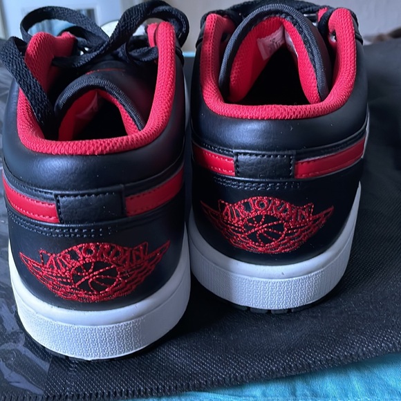 Nike Jordans Men Size 9 - Picture 3 of 12